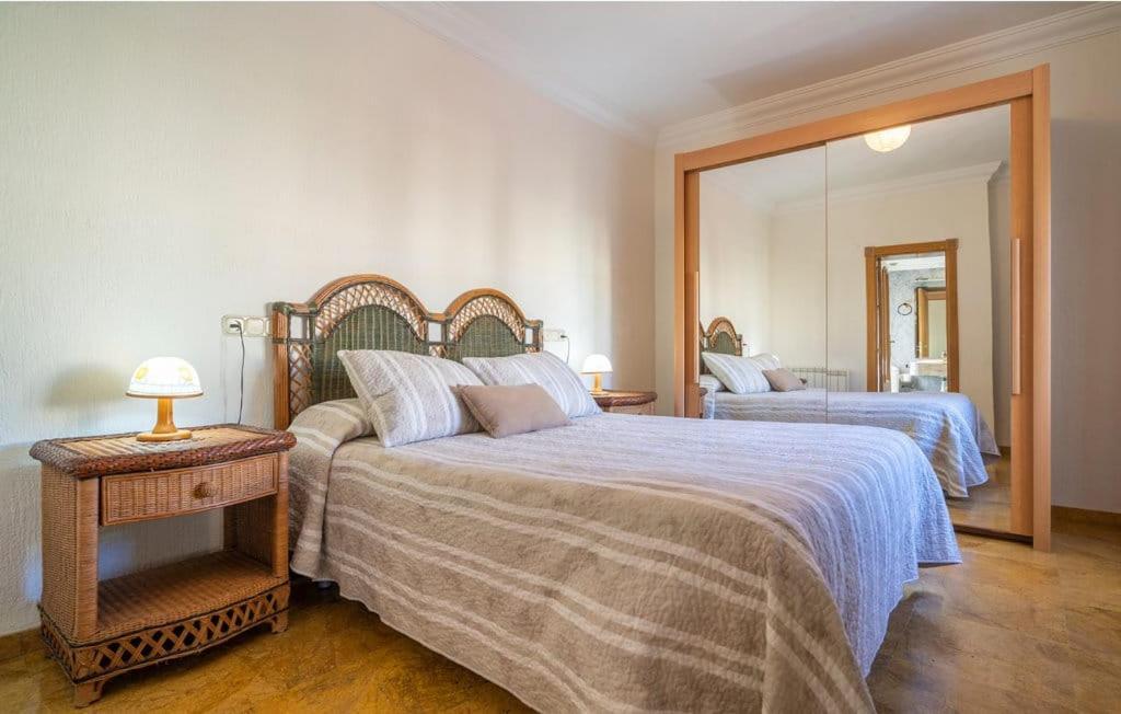 El Pino Granada Villa